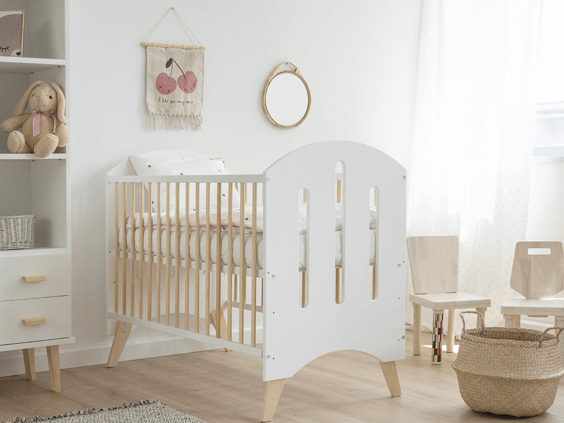 Łóżeczko dziecięce sosnowe Baby Dream 60x120 białe/sosna