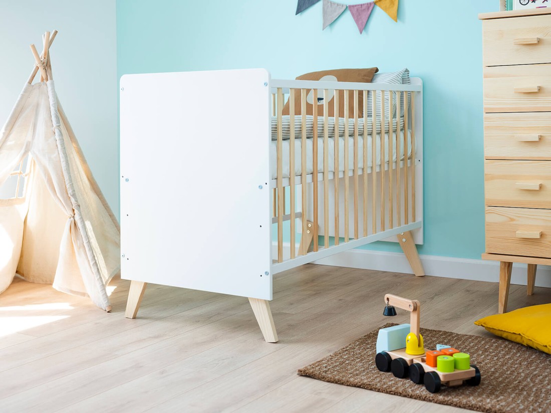 Łóżeczko dziecięce sosnowe Baby Happy  60x120 białe/sosna